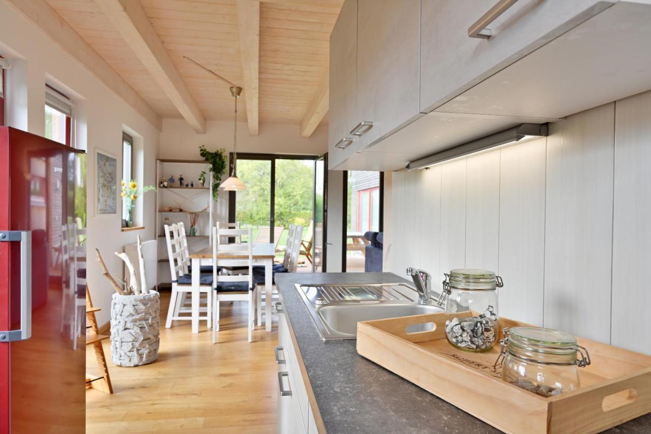 Villa Reetdachhaus "Treibholz" Wiek auf Rügen Esterno foto