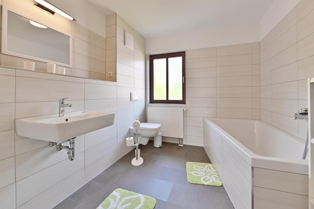 Villa Reetdachhaus "Treibholz" Wiek auf Rügen Esterno foto