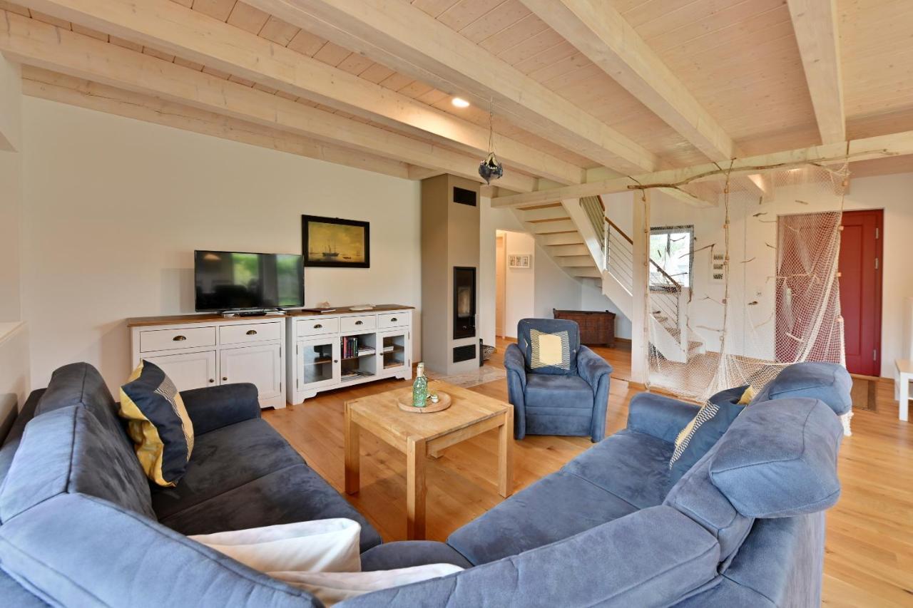 Villa Reetdachhaus "Treibholz" Wiek auf Rügen Esterno foto