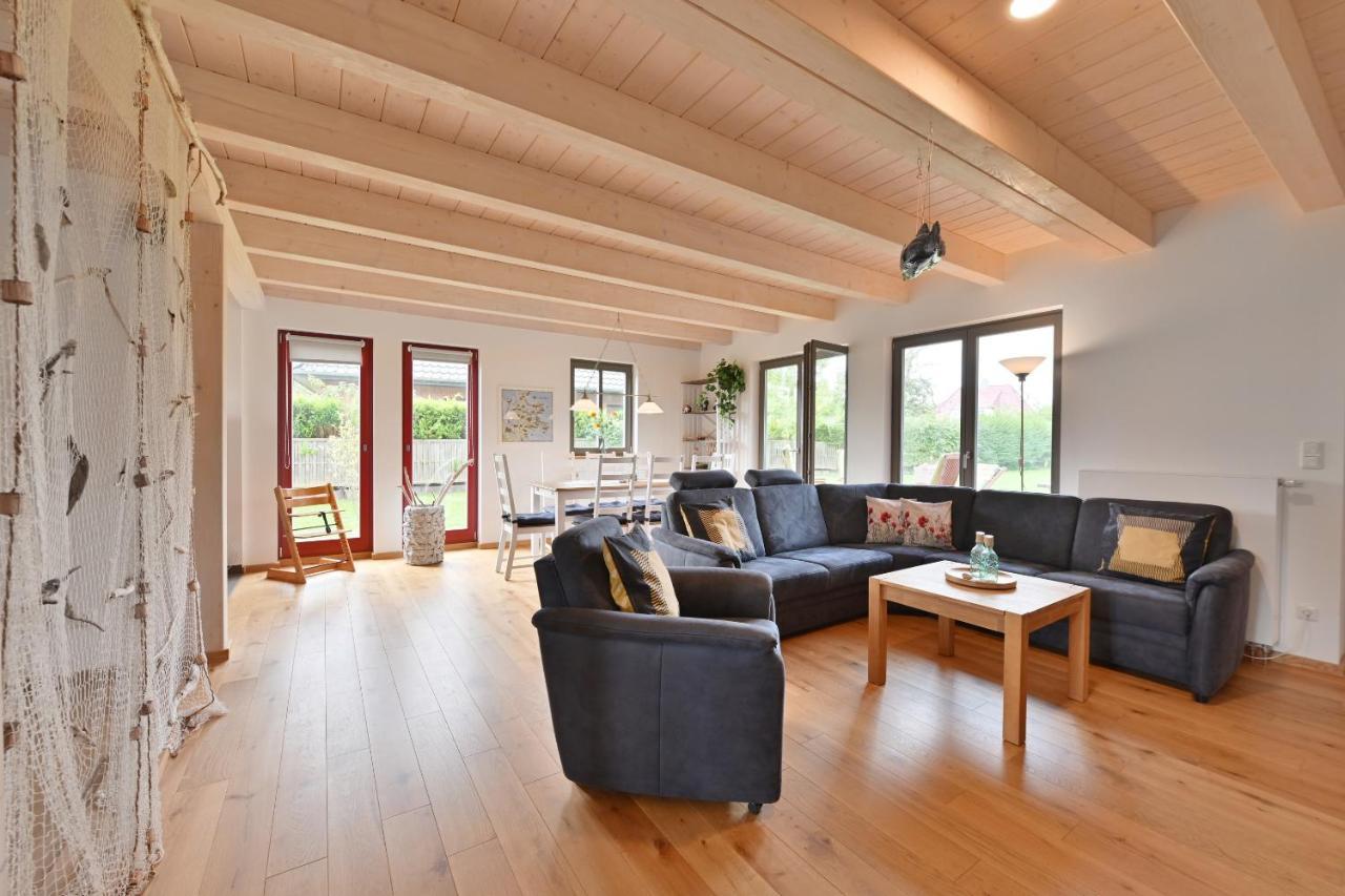 Villa Reetdachhaus "Treibholz" Wiek auf Rügen Esterno foto