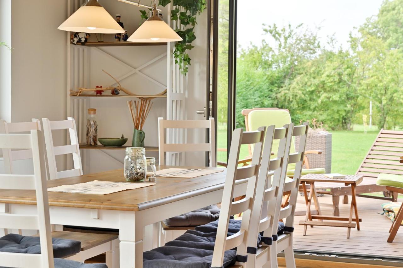 Villa Reetdachhaus "Treibholz" Wiek auf Rügen Esterno foto